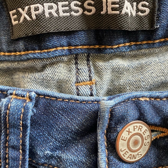 Express distressed, raw edge jean shorts - Picture 4 of 4